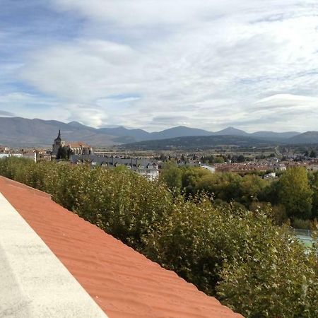 Appartamento Piso Centrico En El Espinar Esterno foto